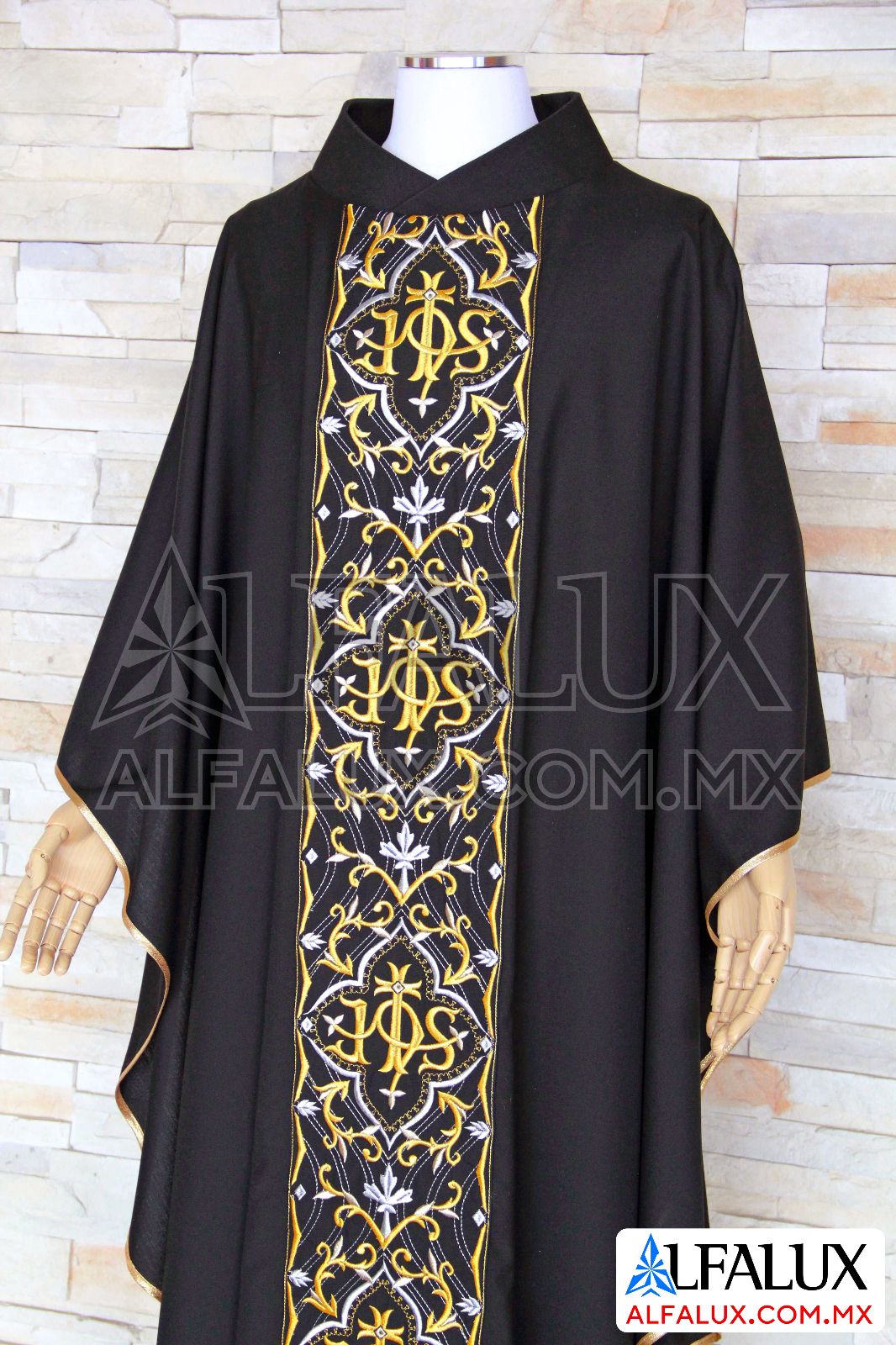 26 REDENTOR Casulla Alfalux Negro Central 158